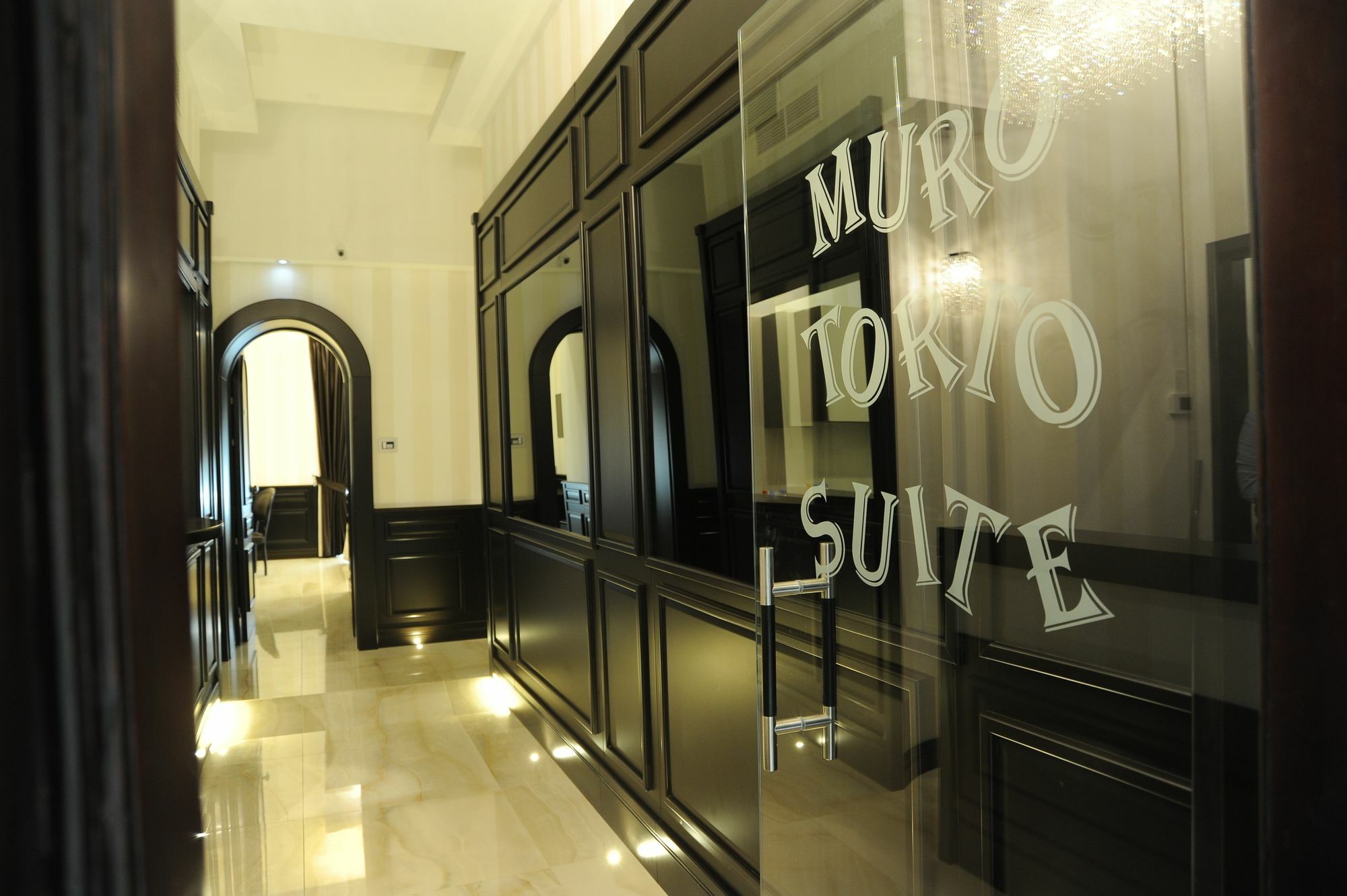 Muro Torto Suite - Struttura Sanificata Giornalmente Con Ozono E Prodotti Specifici Conformi Al Decalogo Del Ministero Salute - Personale Sottoposto A Test Sierologico Periodicamente ฟอจเจีย ภายนอก รูปภาพ